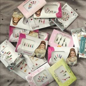 Indian jewelry - bindis 16 packets